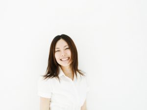 笑顔の女性