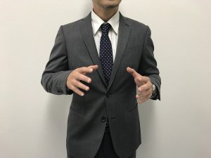 説明中の医師